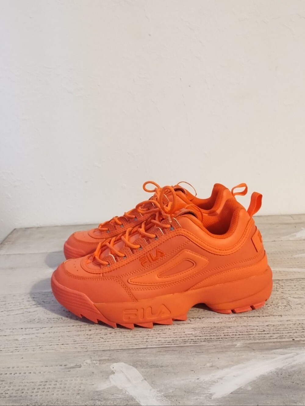 FILA  disruptor 2 Fashion Sneakers color salmon red U.S.A size 8.5 In very good